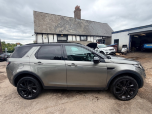 2017 Land Rover Discovery Sport Td4 Hse Black in Silver — image 4