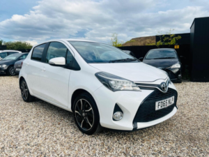 2015 Toyota Yaris 1.33 Dual Vvt-I Sport Euro 5 5dr Euro 5 in White — image 5