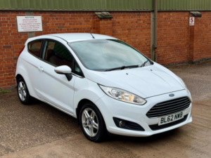 2013 Ford Fiesta 1.25 Zetec Euro 5 3dr in White — image 2