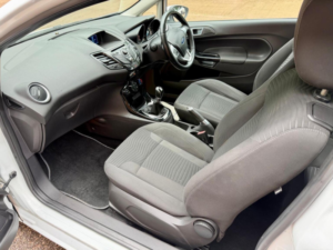 2013 Ford Fiesta 1.25 Zetec Euro 5 3dr in White — image 5
