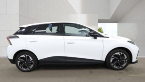 2023 MG Mg4 64kwh Trophy Long Range Hatchback 5dr Electric Auto (203 Ps) in White — image 4