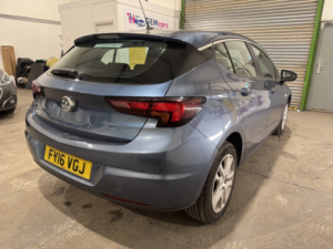 2016 Vauxhall Astra 1.4 I Design in Blue — image 5
