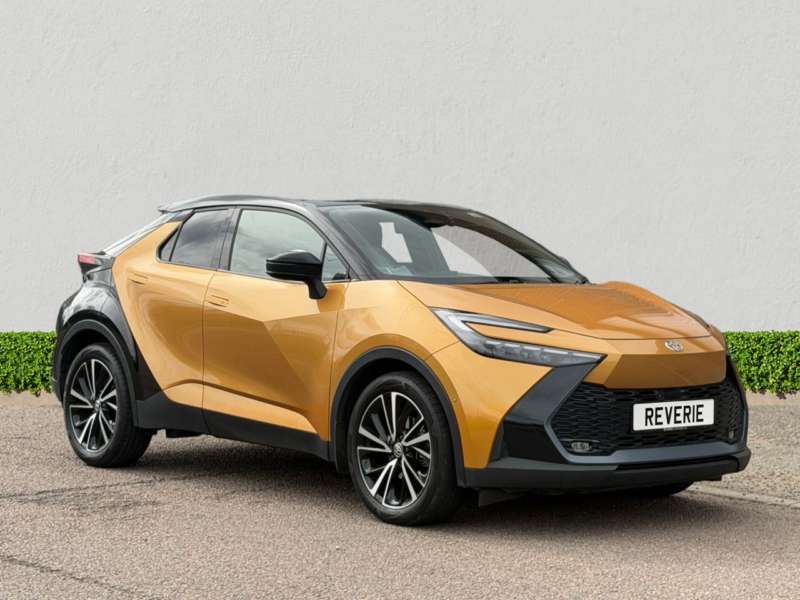 2024 Toyota C-Hr 2.0 Vvt-H Premiere Edition SUV 5dr Petrol Hybrid CVT Euro 6 (s/s) (197 Ps) in Gold — image 1