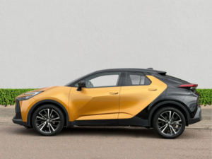 2024 Toyota C-Hr 2.0 Vvt-H Premiere Edition SUV 5dr Petrol Hybrid CVT Euro 6 (s/s) (197 Ps) in Gold — image 4