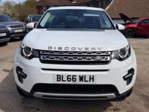 2016 Land Rover Discovery Sport Td4 Hse in White — image 2
