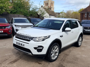 2016 Land Rover Discovery Sport Td4 Hse in White — image 3