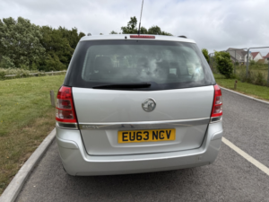 2013 Vauxhall Zafira 1.6 16v Exclusiv in Silver — image 4