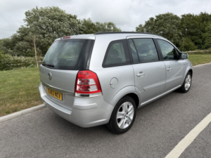 2013 Vauxhall Zafira 1.6 16v Exclusiv in Silver — image 5