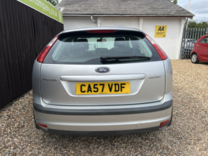 2008 Ford Focus 1.6 Zetec Climate in Silver — image 5