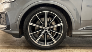 2021 Audi Q7 3.0 Tdi V6 50 Black Edition in Grey — image 4