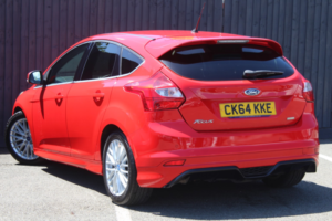 2014 Ford Focus 1.0 T Ecoboost Zetec S in Red — image 2