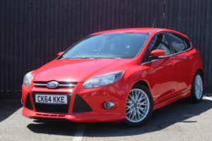 2014 Ford Focus 1.0 T Ecoboost Zetec S in Red — image 4