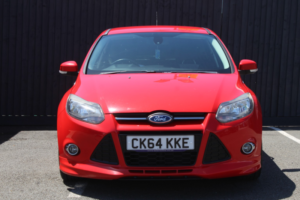 2014 Ford Focus 1.0 T Ecoboost Zetec S in Red — image 5
