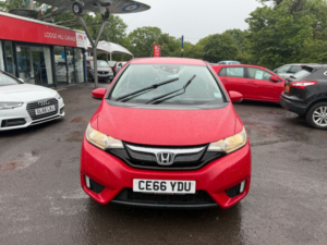 2016 Honda Jazz 1.3 I-Vtec Se in Red — image 2