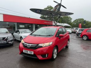 2016 Honda Jazz 1.3 I-Vtec Se in Red — image 3