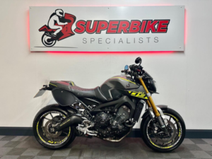 2016 Yamaha Mt-09 900 Abs in Grey — image 2