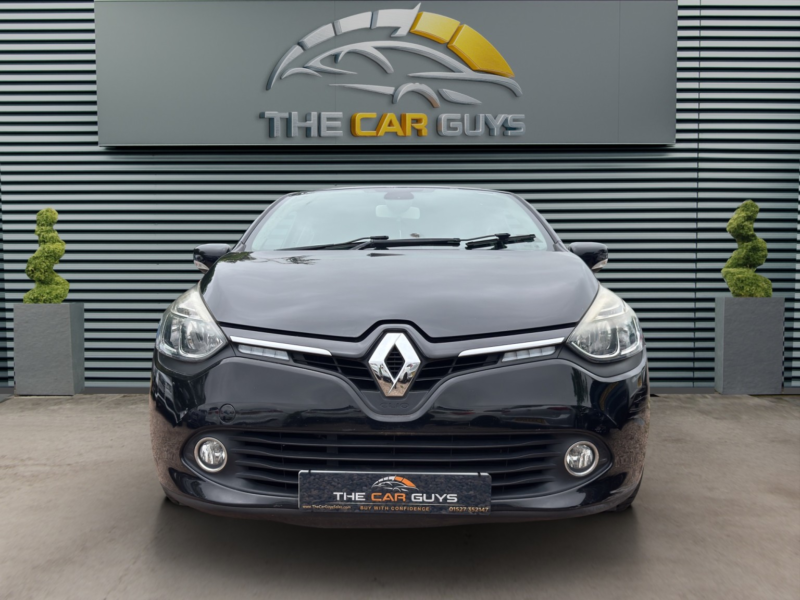 2013 Renault Clio 1.2 16v Dynamique Medianav in Black — image 1