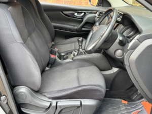 2016 Nissan Qashqai 1.5 Dci N-Connecta 2WD Euro 6 (s/s) 5dr in Black — image 3