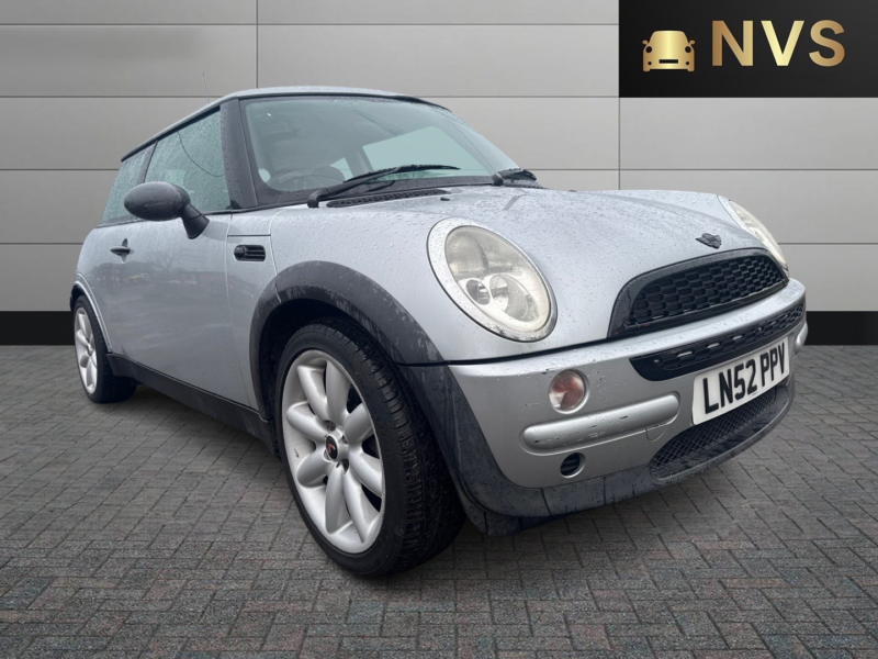 2002 MINI Hatch 1.6 One Hatch in Silver — image 1