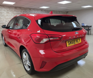 2018 Ford Focus 1.0t Ecoboost Zetec Hatchback 5dr Petrol Manual Euro 6 (s/s) (100 Ps) in Red — image 4