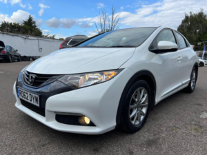 2012 Honda Civic 1.8 I-Vtec Es Auto Euro 5 5dr in White — image 2