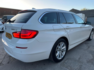 2011 BMW 5 Series 2.0 520d Se Touring Steptronic Euro 5 5dr in White — image 4