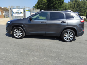 2015 Jeep Cherokee 2.2 Cherokee 2.2 Mjii 200hp Limited 4WD 9 Spd Auto in Grey — image 4