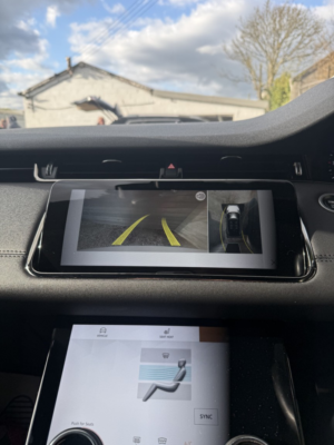 2021 Land Rover Range Rover Evoque 2.0 D200 Mhev R-Dynamic Se in White — image 4