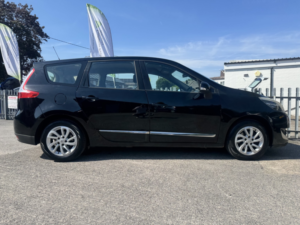 2013 Renault Grand Scenic 1.5 Dci Energy Dynamique Tomtom in Black — image 6