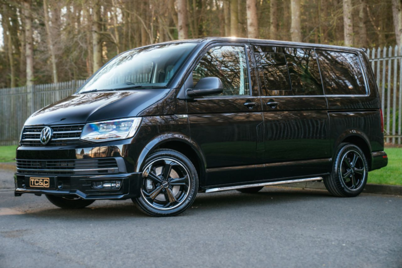 2017 Volkswagen Transporter Sportline 2.0 Bitdi T32 Bluemotion Tech Sportline Crew Van Double Cab 5dr Diesel DSG Swb Euro 6 (s/s) (204 Ps) in Black — image 1