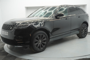 2018 Land Rover Range Rover Velar 2.0 D180 R-Dynamic Se Auto 4WD Euro 6 (s/s) 5dr in Black — image 4