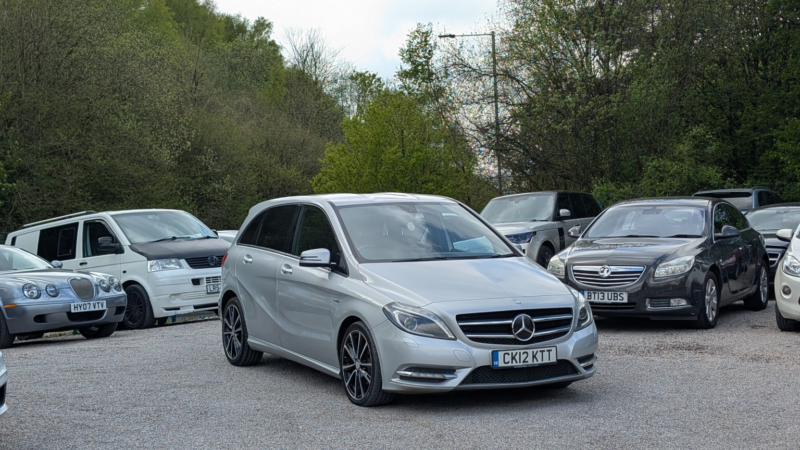 2012 Mercedes-Benz B Class 1.8 B180 Cdi Blueefficiency Sport in Silver — image 1