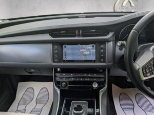 2018 Jaguar Xf 2.0d R-Sport Auto Euro 6 (s/s) 4dr in Blue — image 5