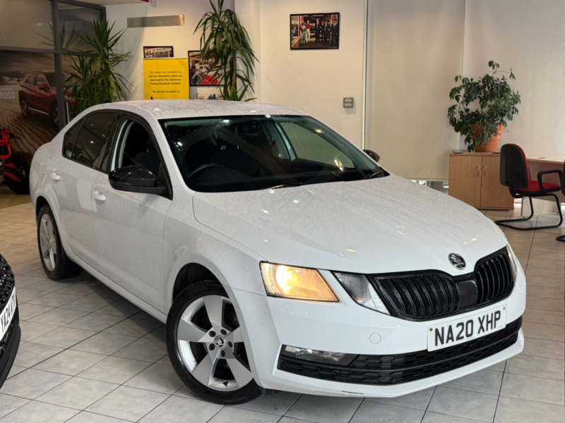 2020 Skoda Octavia 1.5 Tsi Act Se Drive in White — image 1