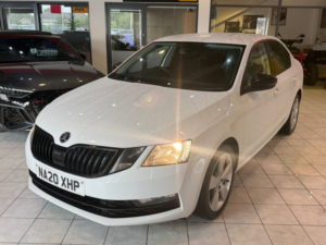 2020 Skoda Octavia 1.5 Tsi Act Se Drive in White — image 4