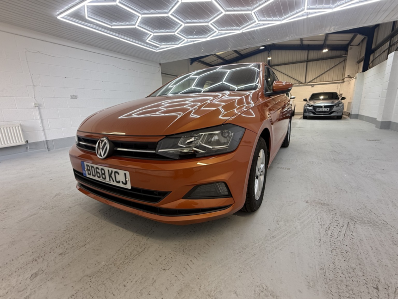 2018 Volkswagen Polo 1.0 Tsi Se in Orange — image 1