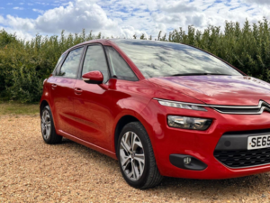 2016 Citroen C4 Picasso 1.6 Bluehdi Selection Euro 6 (s/s) 5dr in Red — image 4