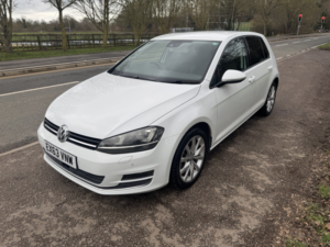 2013 Volkswagen Golf 1.4 Tsi Bluemotion Tech Act Gt in White — image 2