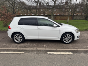2013 Volkswagen Golf 1.4 Tsi Bluemotion Tech Act Gt in White — image 5