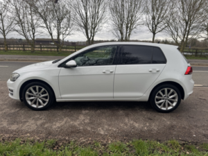 2013 Volkswagen Golf 1.4 Tsi Bluemotion Tech Act Gt in White — image 6