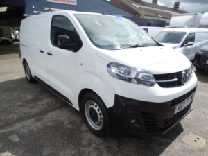 2022 Vauxhall Vivaro 1.5 Turbo D 2700 Dynamic L1 H1 Euro 6 (s/s) 6dr in White — image 3