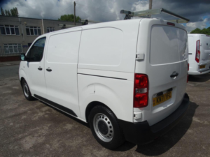 2022 Vauxhall Vivaro 1.5 Turbo D 2700 Dynamic L1 H1 Euro 6 (s/s) 6dr in White — image 6