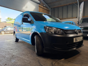 2011 Volkswagen Caddy Maxi 1.6 Tdi C20 Maxi Fwd 5dr in Blue — image 2