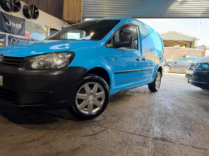 2011 Volkswagen Caddy Maxi 1.6 Tdi C20 Maxi Fwd 5dr in Blue — image 3