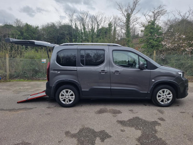 2020 Peugeot Rifter 1.5 4 Seater + Wheelchair User in Grey — image 1