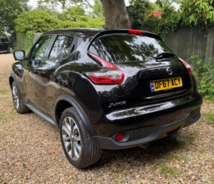 2017 Nissan Juke 1.6 Tekna Xtron Euro 6 5dr in Black — image 5