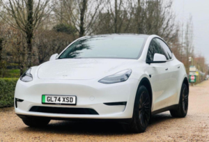 2024 Tesla Model Y (dual Motor) Long Range Auto 4wde 5dr in White — image 2