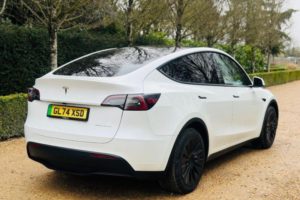 2024 Tesla Model Y (dual Motor) Long Range Auto 4wde 5dr in White — image 3