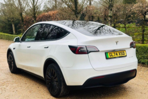 2024 Tesla Model Y (dual Motor) Long Range Auto 4wde 5dr in White — image 4