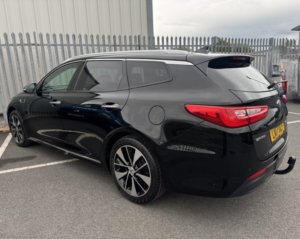 2017 Kia Optima Isg 3 1.7 Crdi Estate in Black — image 4